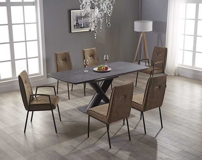 How to configure the dining table and chairs in place