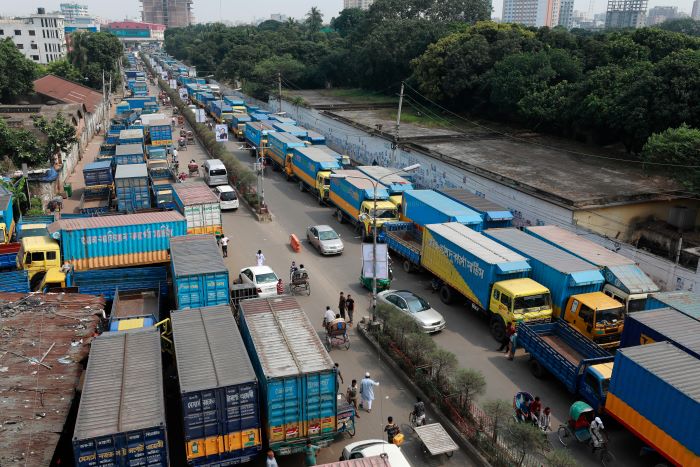 The truck transport industry in Bangladesh went on strike for 72 hours, and the container port in Asia was hit hard!