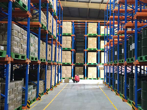 Importance of reserved safety distance for warehouse metal storage rack
