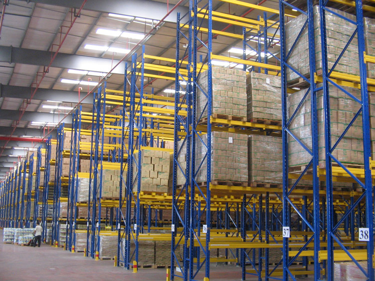 Problems needing attention in selecting hardware warehouse metal storage racks