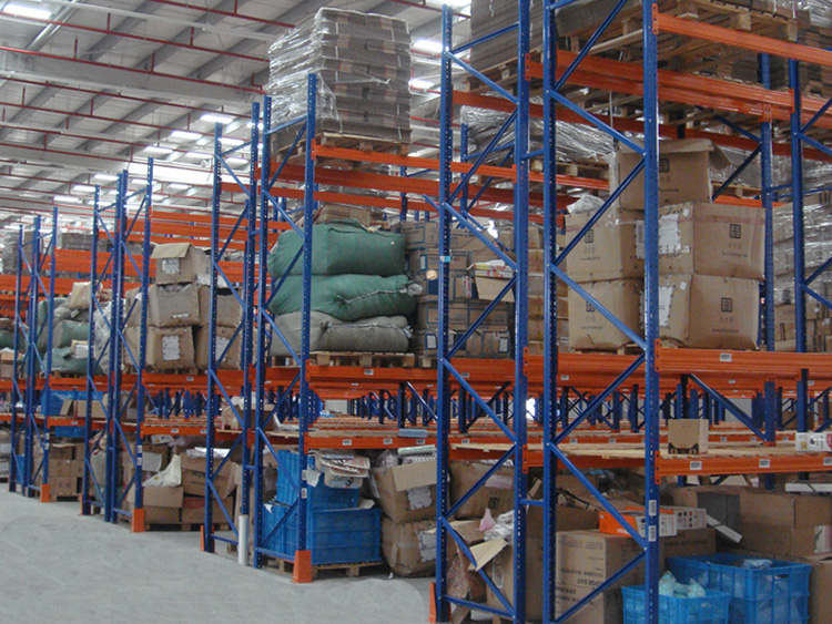What items are forbidden to be stored around the warehouse shelves