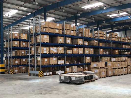 What kind of storage racks are suitable for large warehousing enterprises to use​?