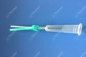 Pen type safety blood collection needle With Pre-attached Holder