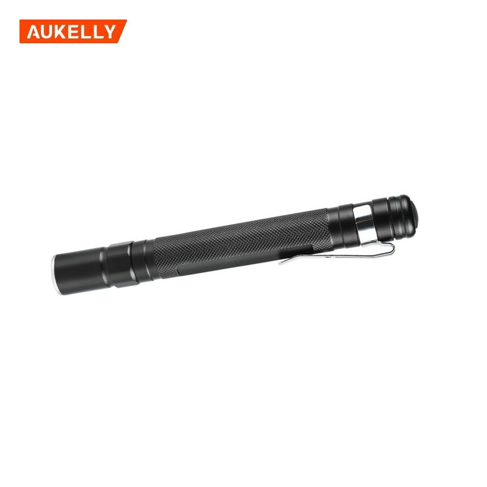 Top Sale Zoomable Aluminum Pocket XPE 2*3a Led Flashlight with Clip Pen Light bulb