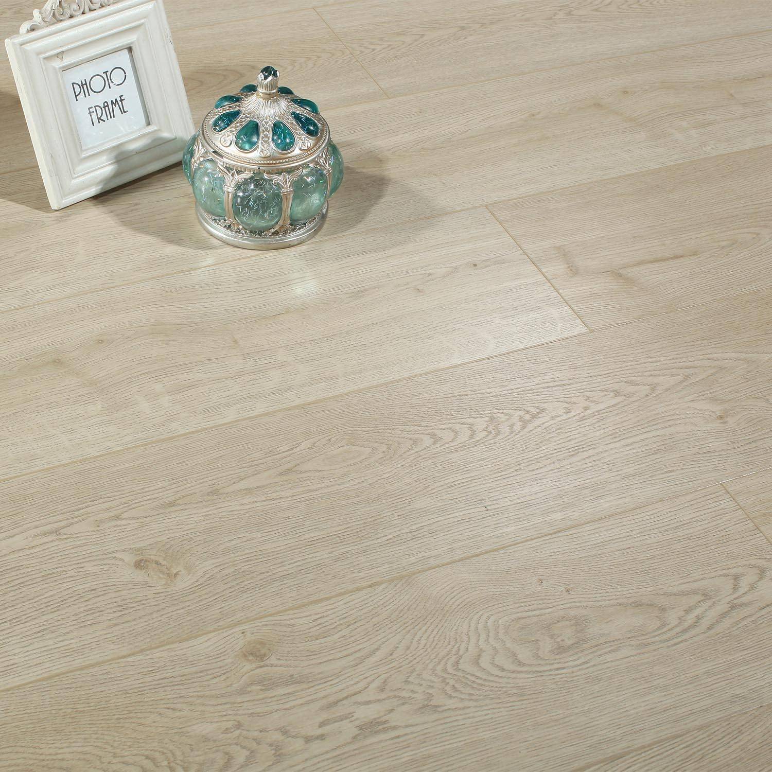 Best laminate flooring for kitchen & bathroom Featured Image