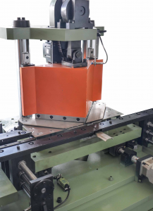 Động cơ servo cán lõi biến áp tự động bằng thép CNC CNC cắt theo chiều dài