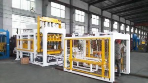 High output model QTY10-15 automatic cement hollow block making machine