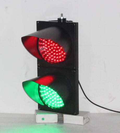 The function of 200mm traffic signal light