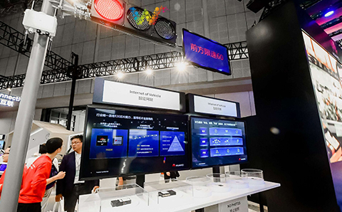 Huawei exhibition dedicated traffic lights