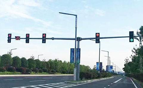 How are traffic lights installed?