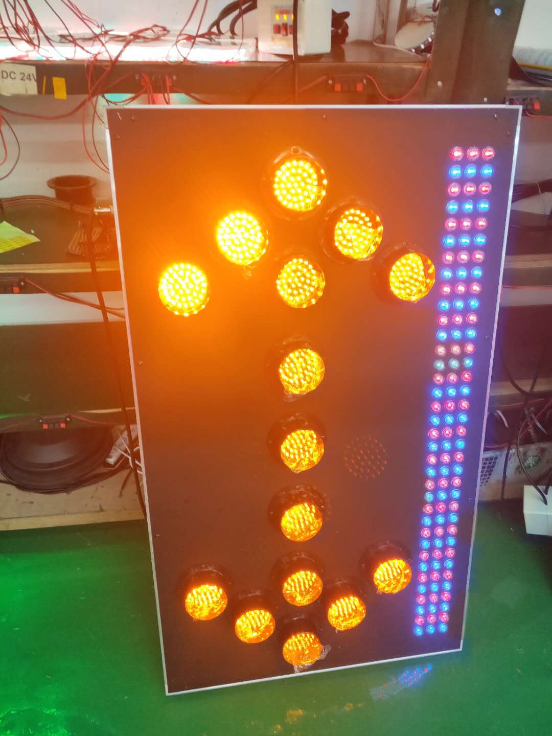 new design high brightness LED warning  arrow board