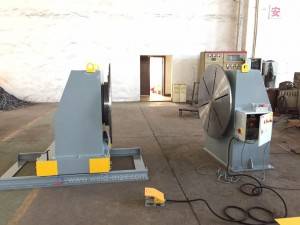 Yellow And Grey Horizontal Head Tail Welding Positioner With 3 Jaws Chuck