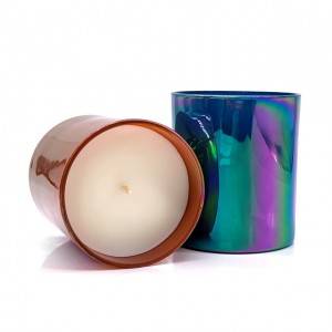 soy wax candle with wood lid