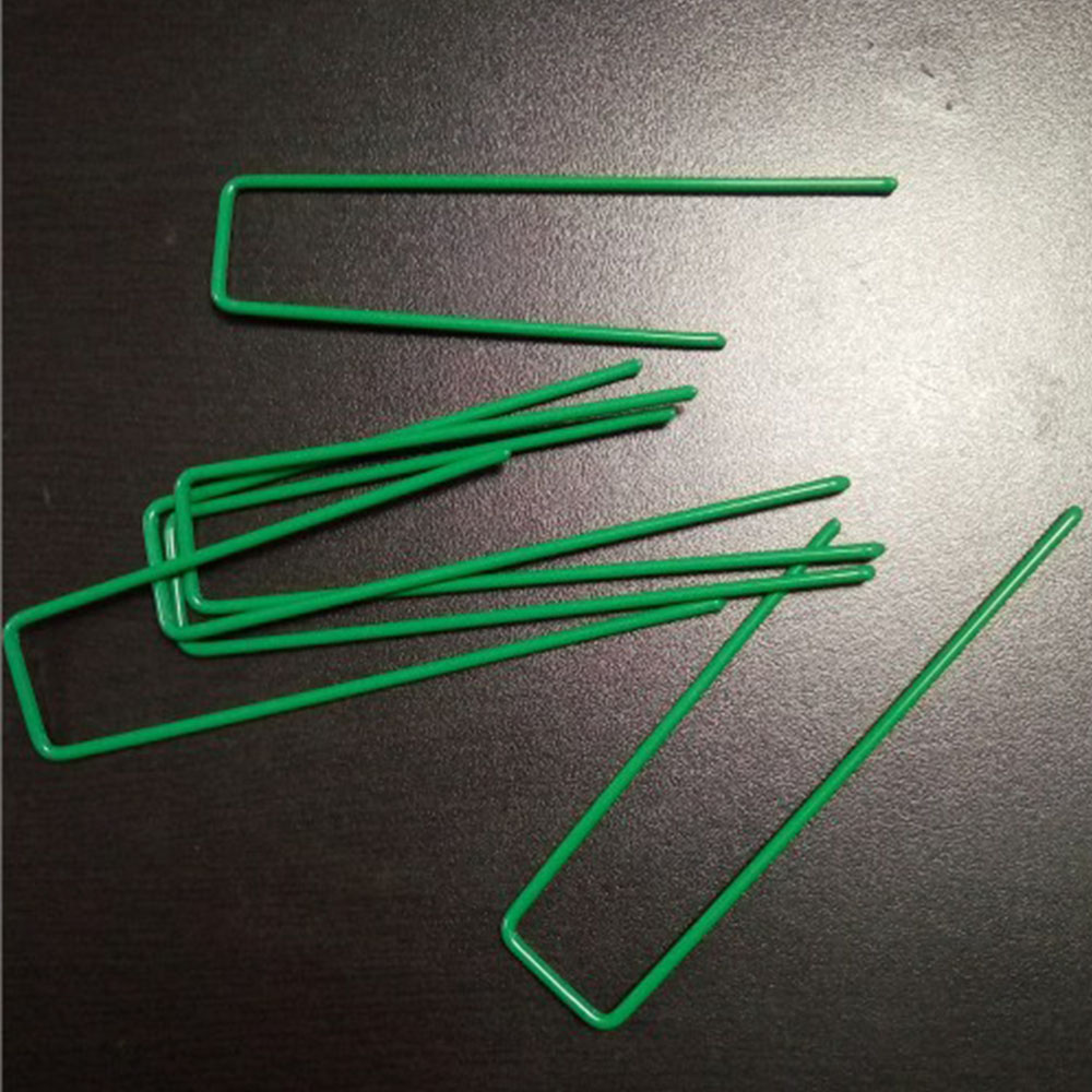 Green coated artificial grass staples securing pins