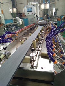 co-extrusion online embrossing wpc profile production (9)
