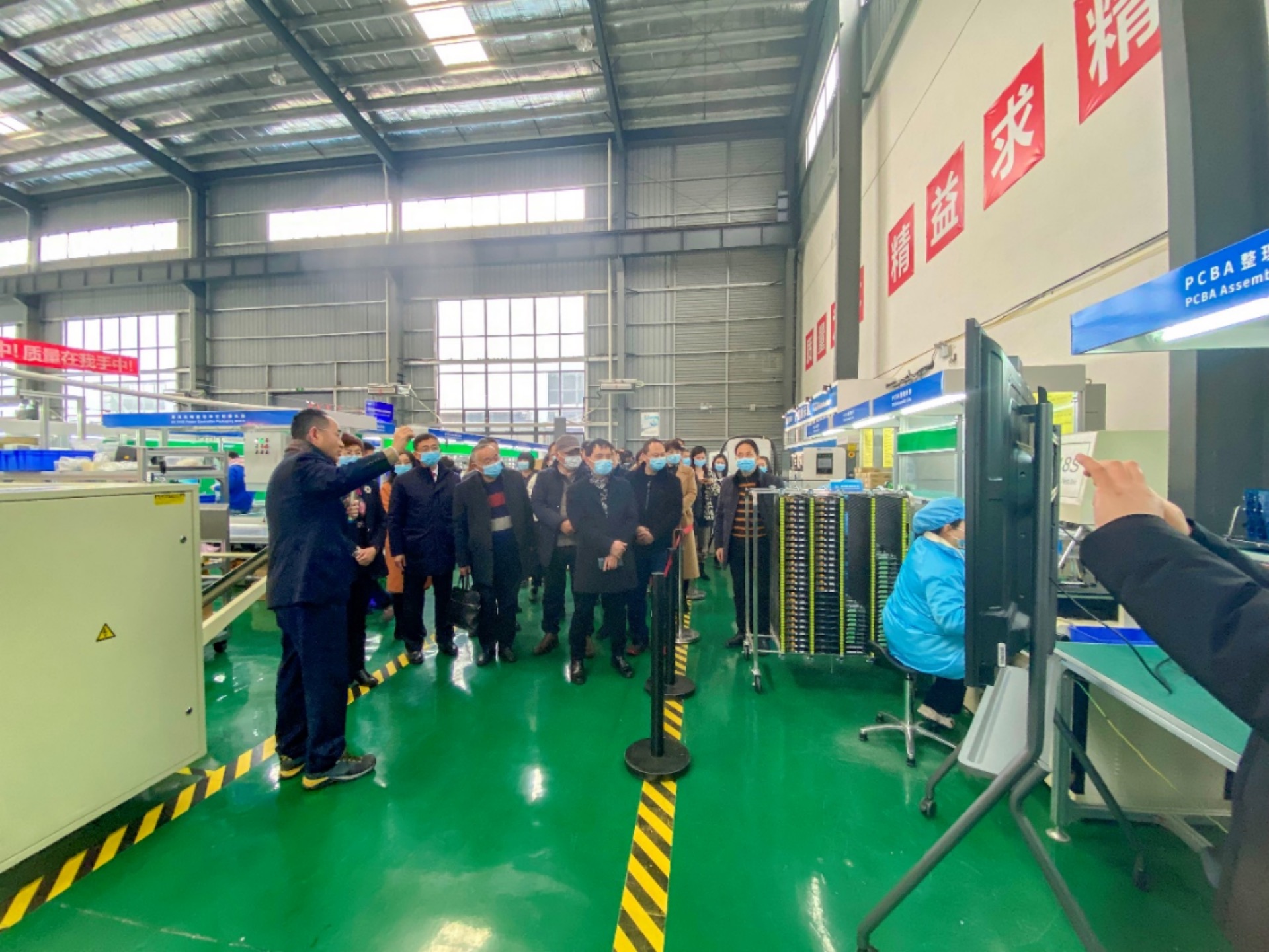 Deyang Equipment Manufacturing Chamber of Commerce ngatur kunjungan ka pabrik digital Weeyu sareng seminar perdagangan asing