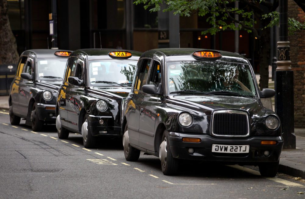 Eksitasyon elektrik: UK pwolonje sibvansyon taksi pou taksi zewo emisyon jiska 2025