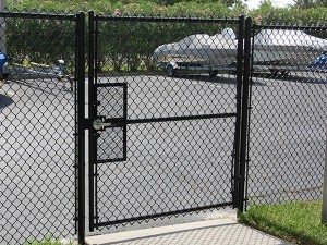 Economical Iron Wire Mesh Chain Link Fence for sale factory