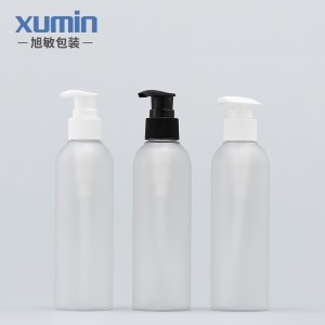 Made in China laadukkaita PET muovipullo 200ml himmeä musta raita pumppu ja valkoinen kupoli pumppupullossa