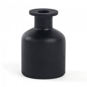 150ml painted black reed diffuser bottle with cork cap