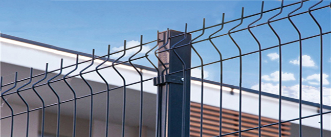 What should I pay attention to during the use of the bending fence?