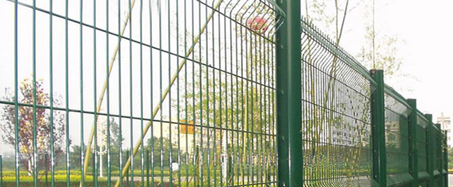 You need to know some common sense to buy a wire mesh fence