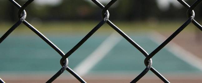 How long is the service life of the stadium chain link fence?