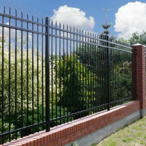 Spear Top Fence