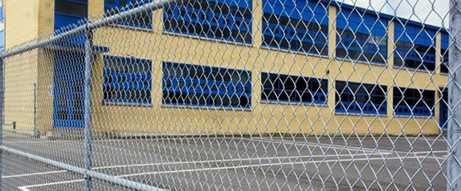 Do you know how to clean the chain link fence?